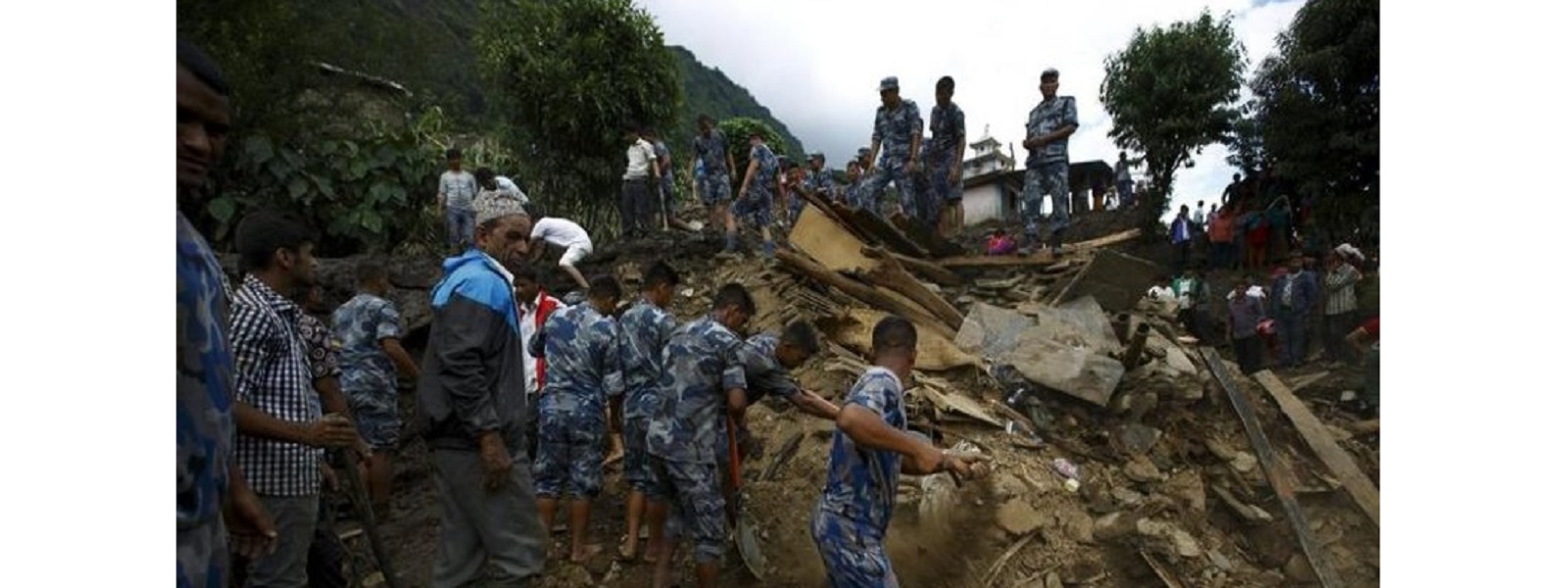 நேபாளத்தில் மண்சரிவில் சிக்கி ​17 பேர் பலி